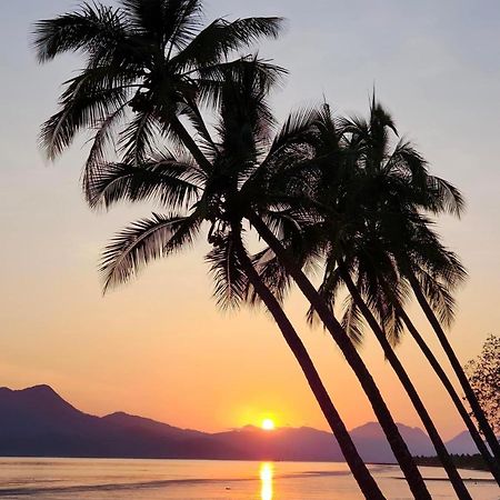 Cardwell Beachfront Motel Экстерьер фото