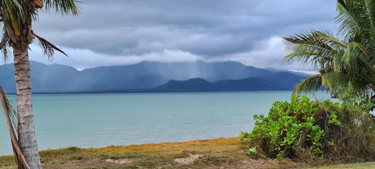 Cardwell Beachfront Motel Экстерьер фото
