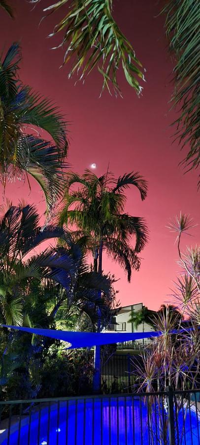 Cardwell Beachfront Motel Экстерьер фото
