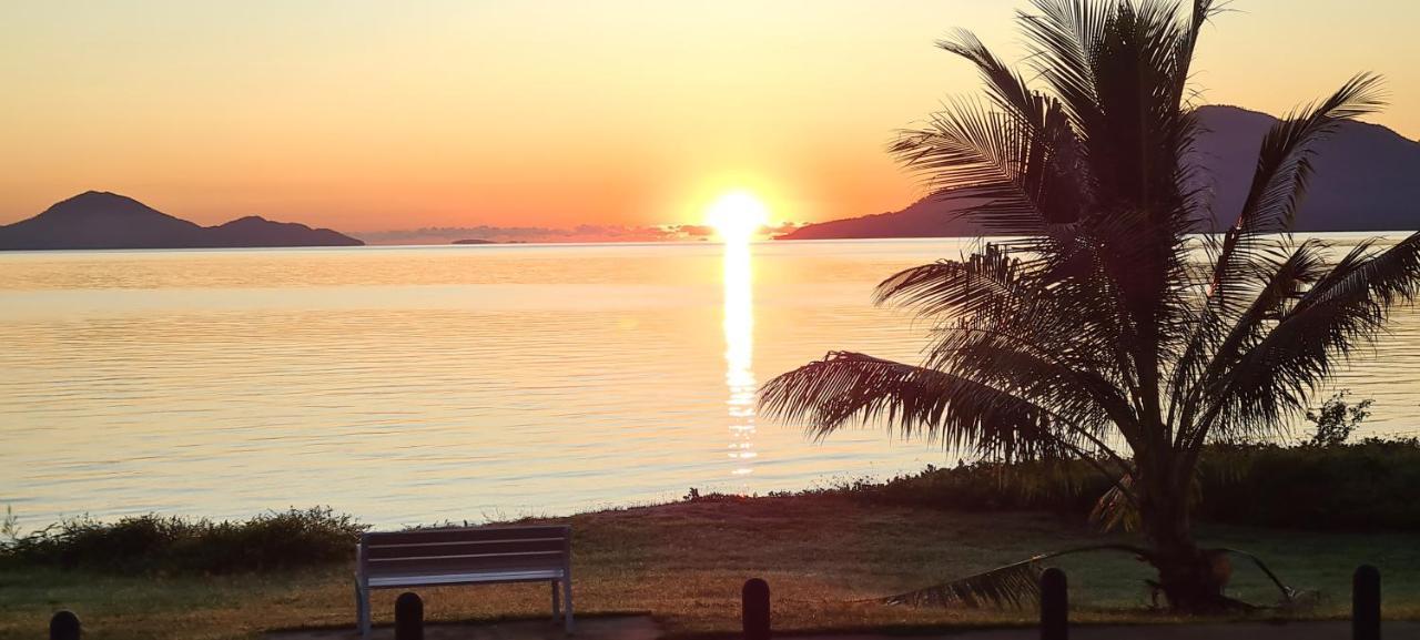 Cardwell Beachfront Motel Экстерьер фото