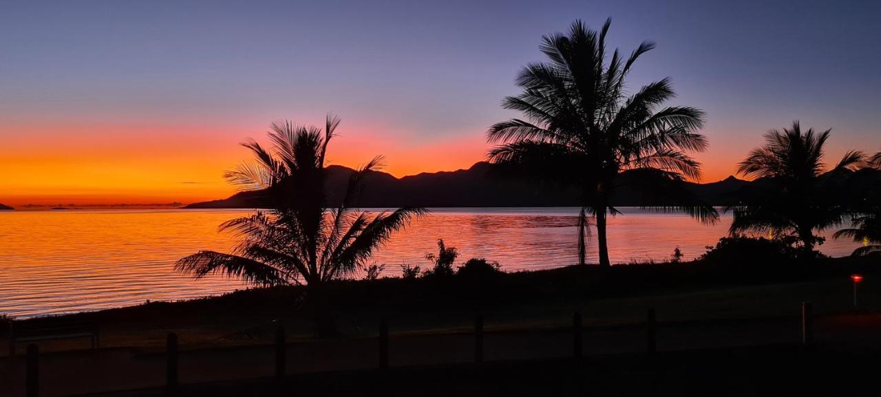 Cardwell Beachfront Motel Экстерьер фото