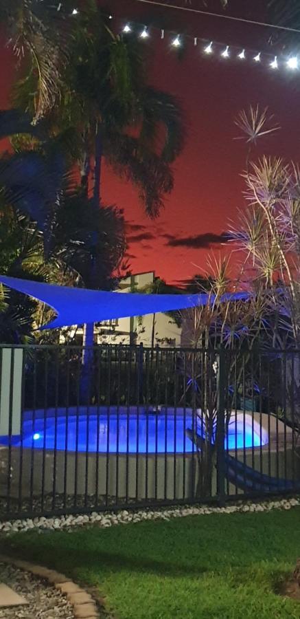 Cardwell Beachfront Motel Экстерьер фото