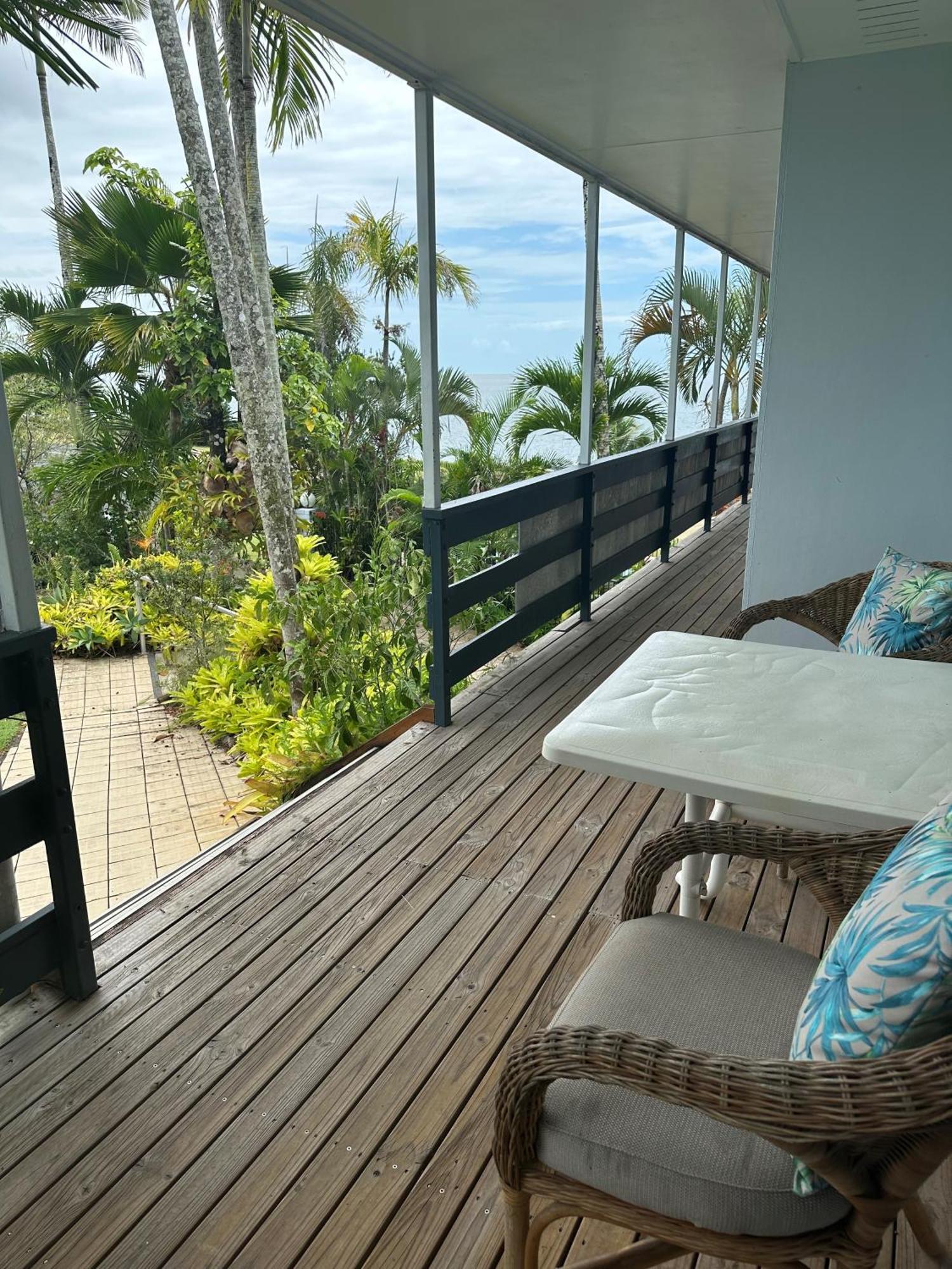 Cardwell Beachfront Motel Экстерьер фото