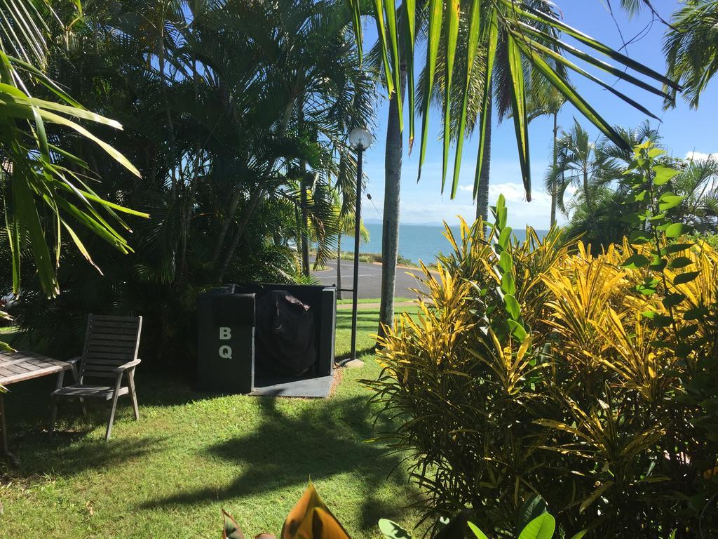 Cardwell Beachfront Motel Экстерьер фото