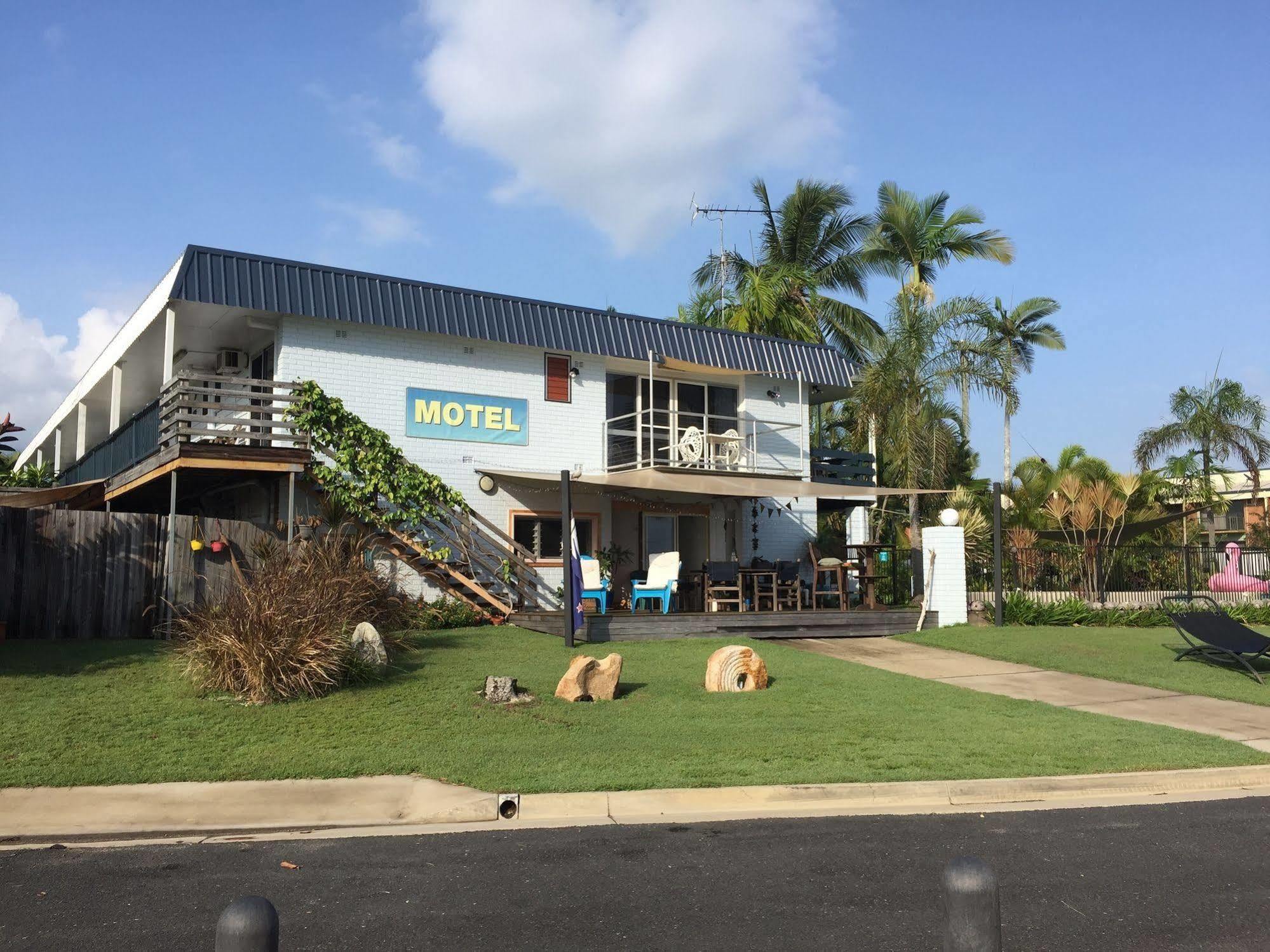 Cardwell Beachfront Motel Экстерьер фото