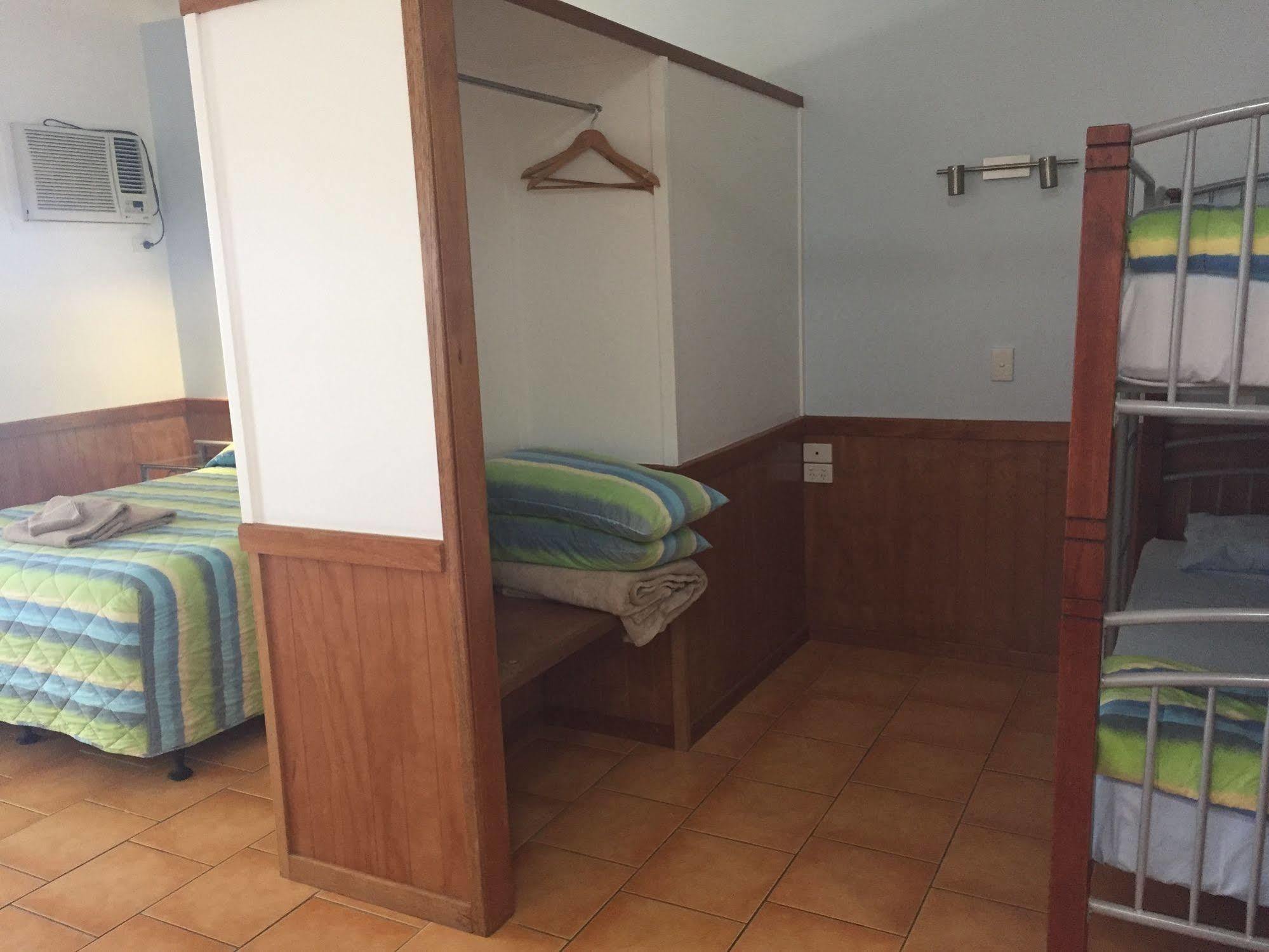 Cardwell Beachfront Motel Экстерьер фото