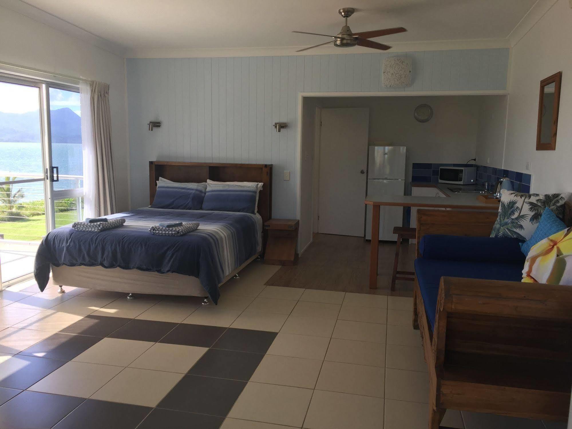 Cardwell Beachfront Motel Экстерьер фото