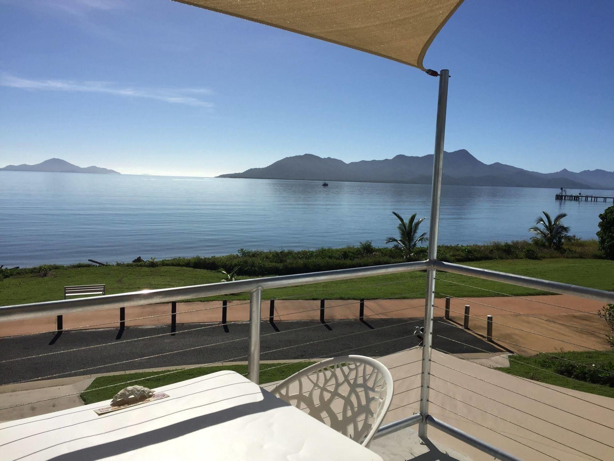 Cardwell Beachfront Motel Экстерьер фото