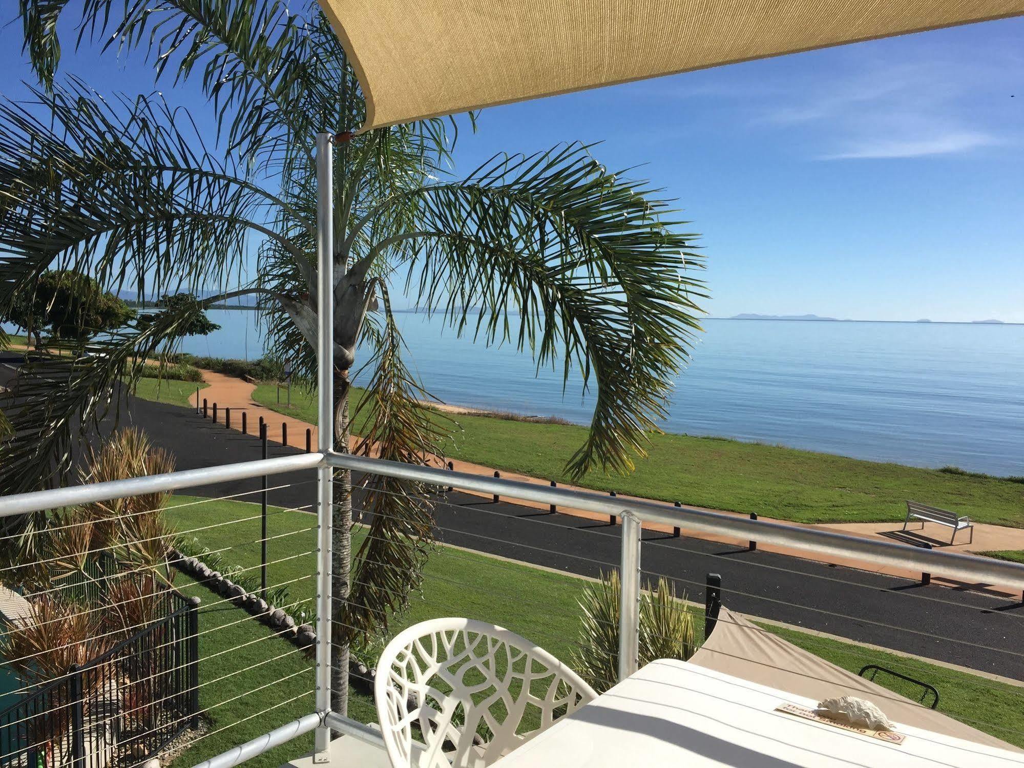Cardwell Beachfront Motel Экстерьер фото
